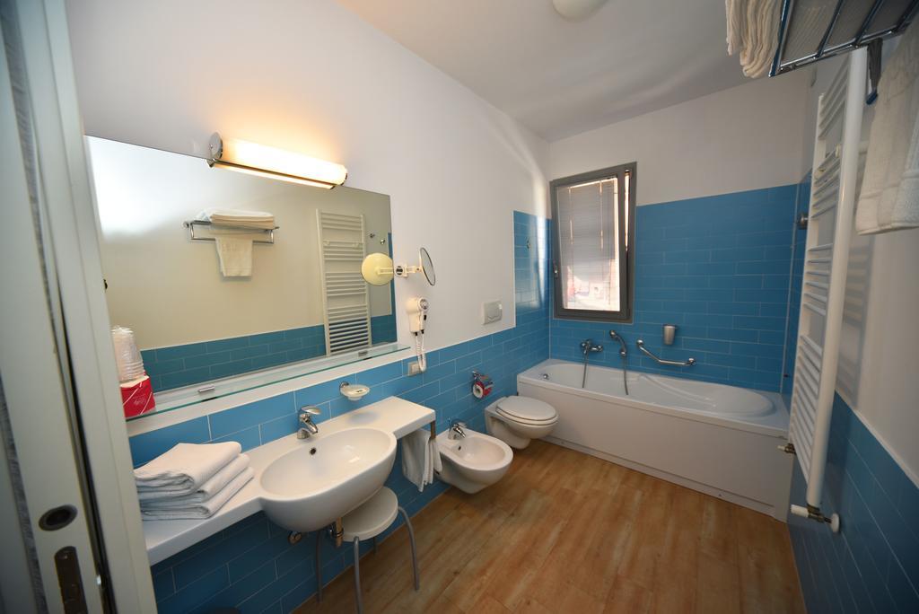 Sound Suite Hotel Riccione Eksteriør billede